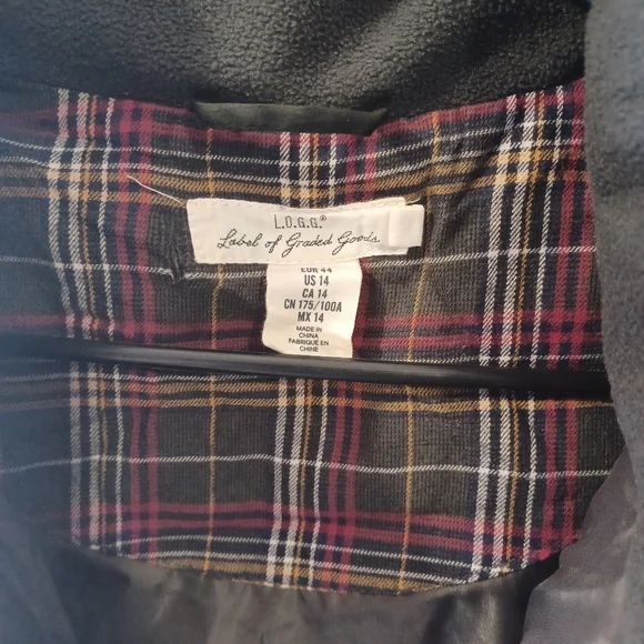 LOGG Puffer Vest - Picture 3 of 4